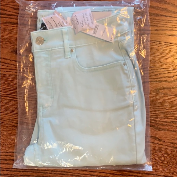 WHBM Skinny crop in escapist - Picture 2 of 7